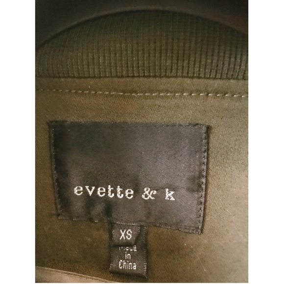 Women’s EVETTE & K Button Down Jacket - Picture 3 of 7